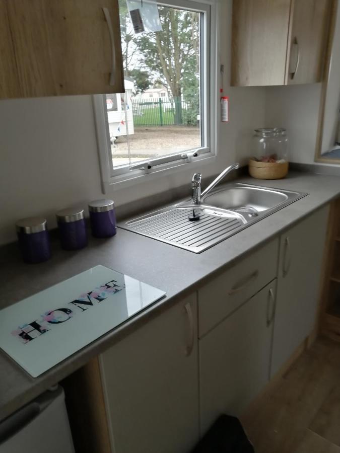 69R Seawick 2 Bedroom Caravan . New For 2022 Saint Osyth المظهر الخارجي الصورة